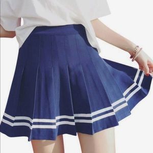 Box Pleated Tennis Skirt With Striped Hem